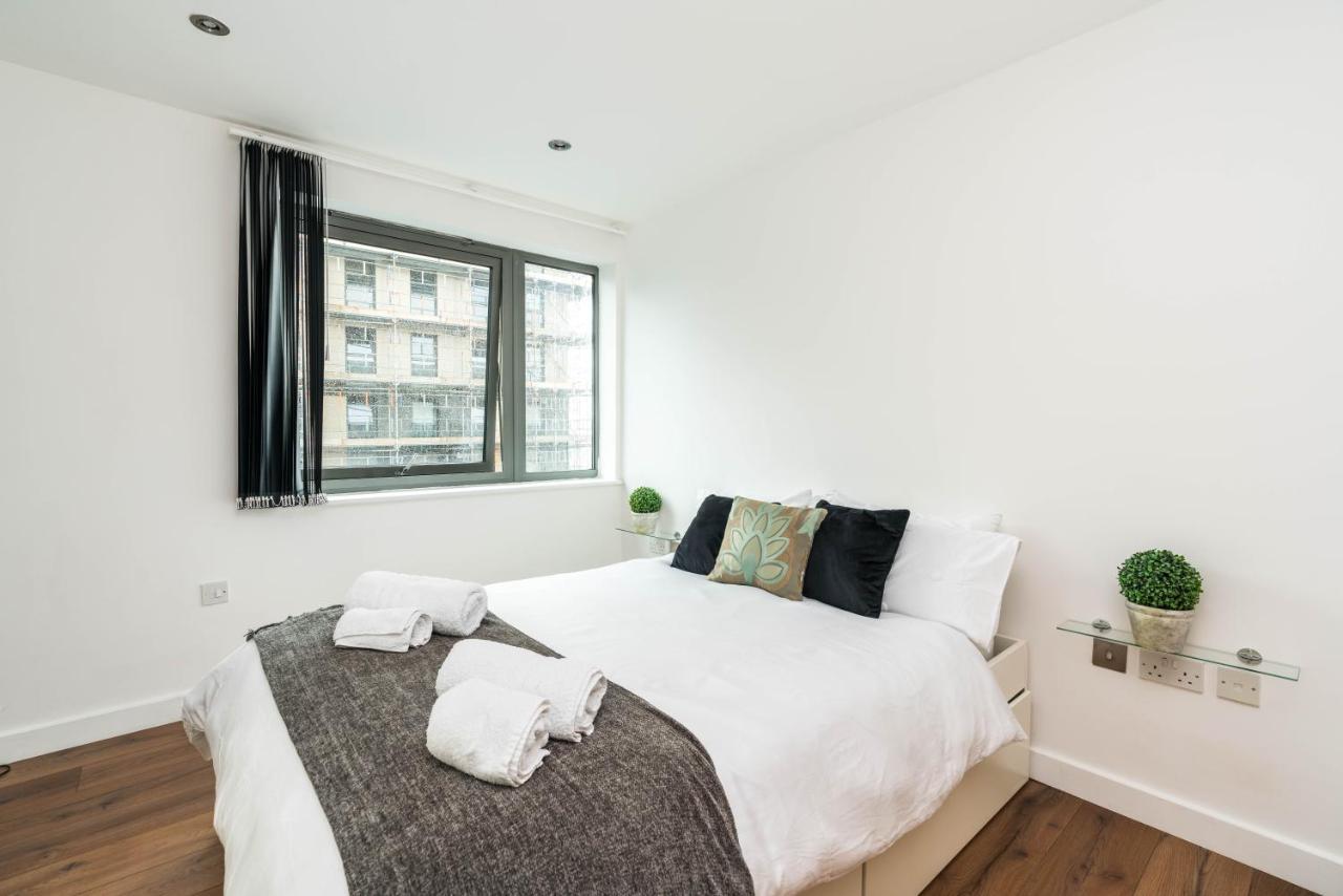 Fast Internet One Bedroom Apartment In Greater London, Id Required Londres Exterior foto