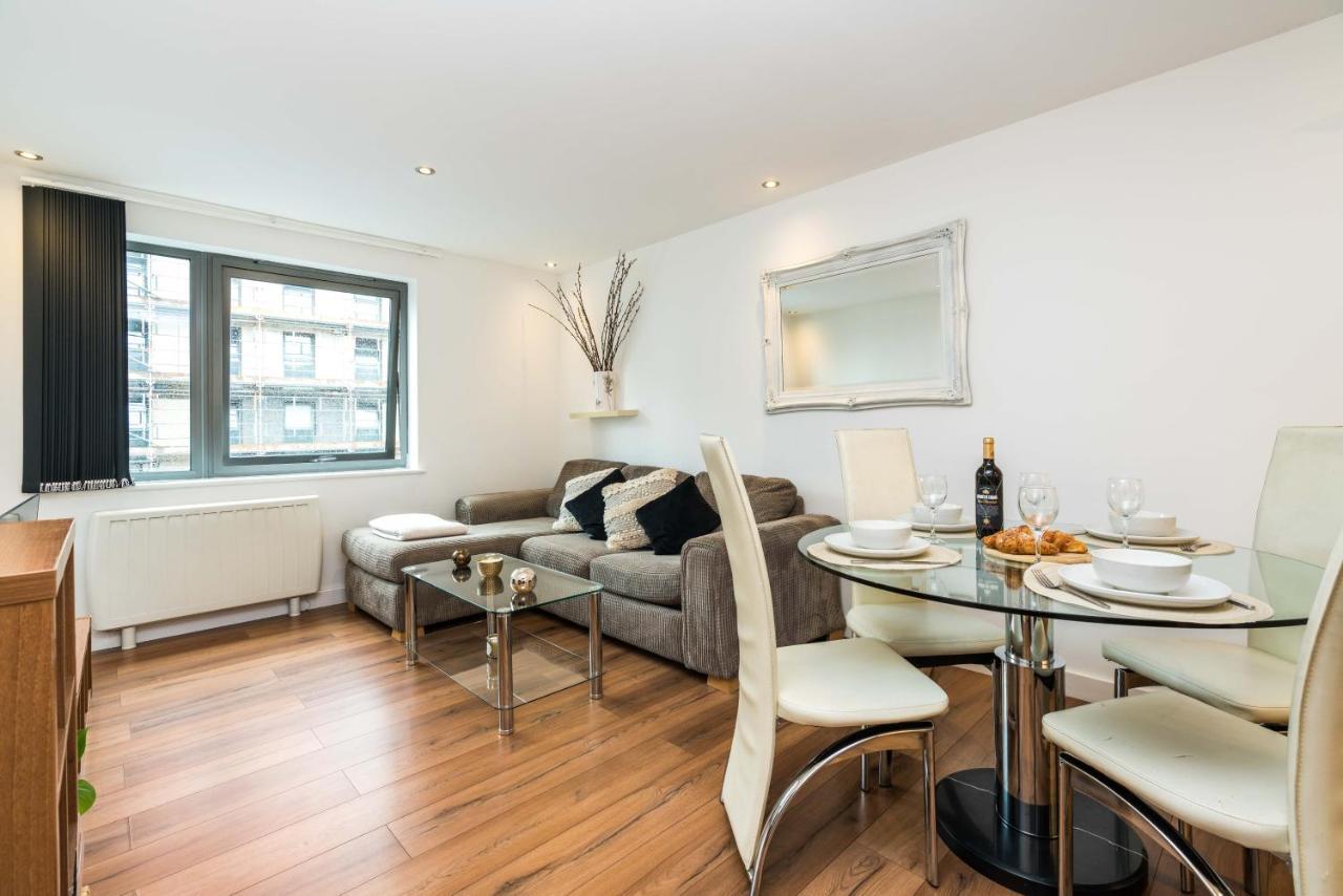 Fast Internet One Bedroom Apartment In Greater London, Id Required Londres Exterior foto