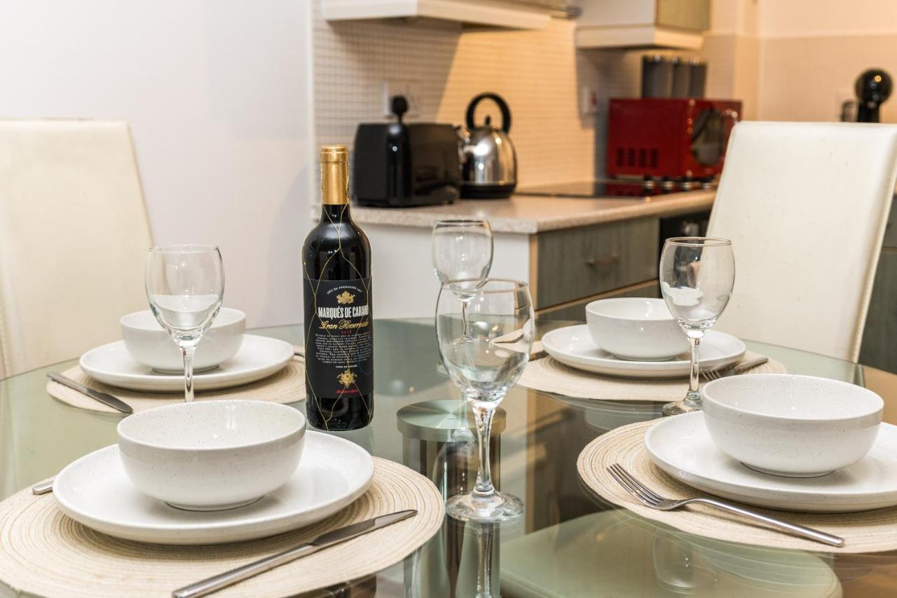 Fast Internet One Bedroom Apartment In Greater London, Id Required Londres Exterior foto