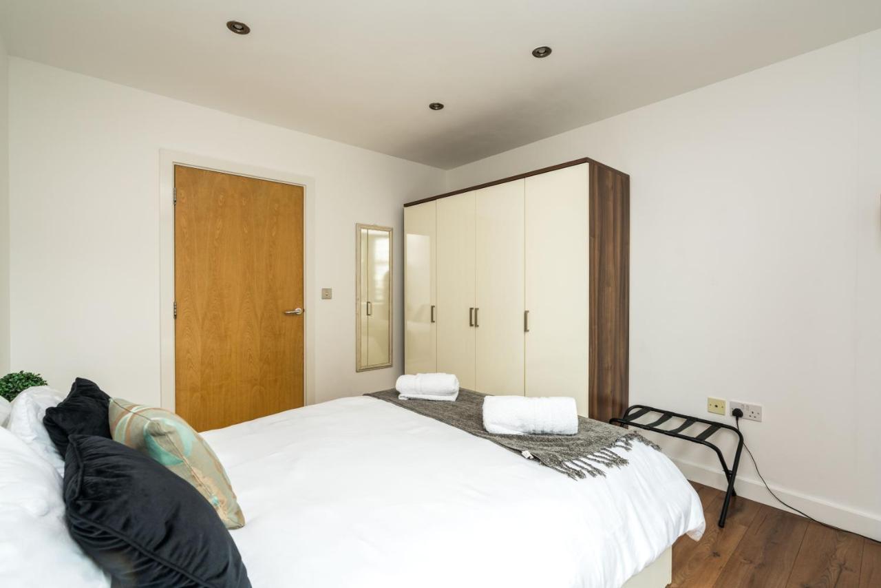 Fast Internet One Bedroom Apartment In Greater London, Id Required Londres Exterior foto