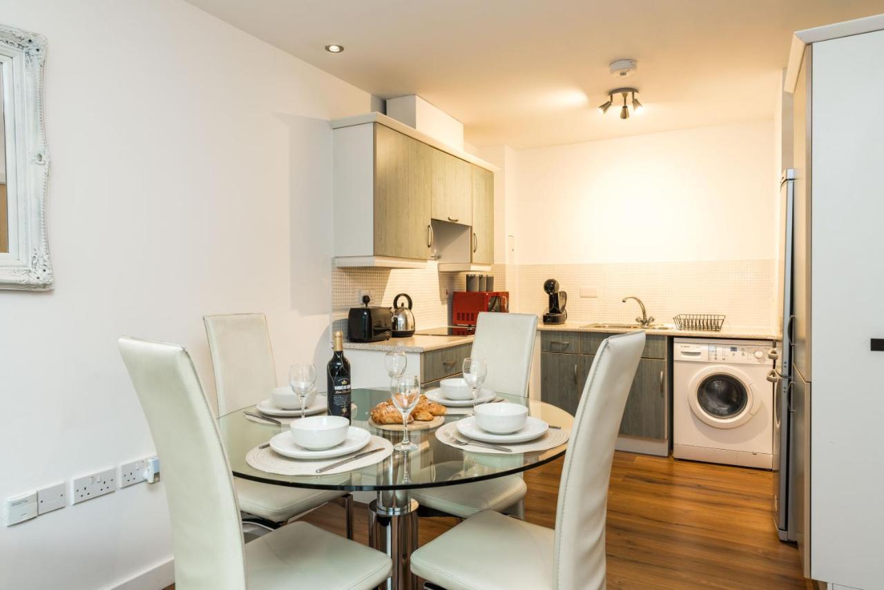 Fast Internet One Bedroom Apartment In Greater London, Id Required Londres Exterior foto